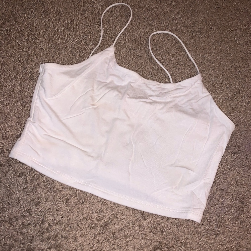 FASHIONOVA White Tank Crop Top
